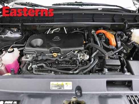 Used 2022 Toyota Highlander XLE AWD/4WD image 7