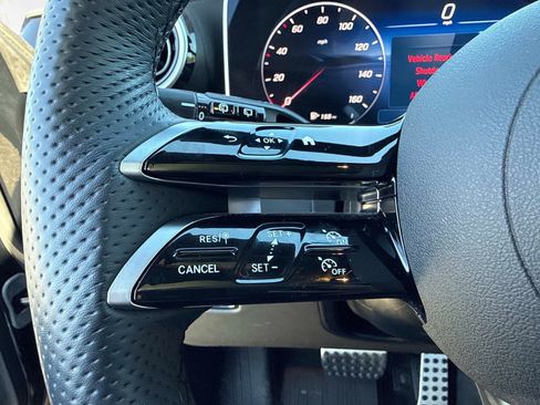 Used 2025 Mercedes-Benz GLC 350e GLC 350e image 34