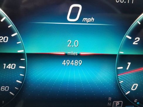 Used 2021 Mercedes-Benz GLE 350 4MATIC w/ Premium Package image 3