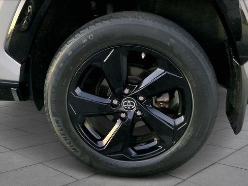 Used 2019 Toyota RAV4 XSE image 10