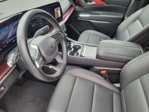 Used 2025 Chevrolet Traverse Z71 AWD/4WD image 12