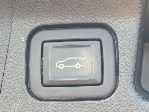 Used 2023 GMC Acadia SLE w/ Driver Convenience Package AWD/4WD image 7