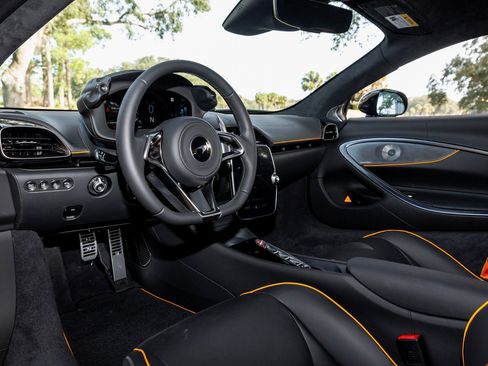 Used 2024 McLaren Artura TechLux image 55