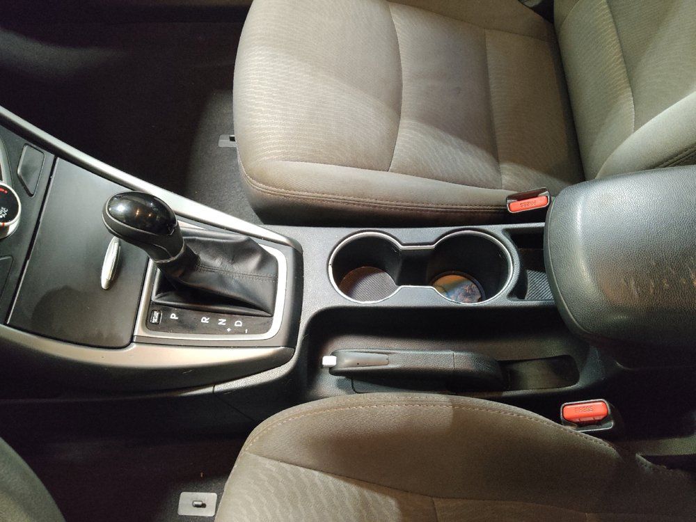 Used 2016 Hyundai Elantra SE FWD image 26