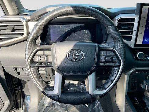 Used 2022 Toyota Tundra Limited image 9