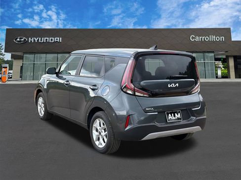 Used 2025 Kia Soul LX w/ LX Technology Package FWD image 7