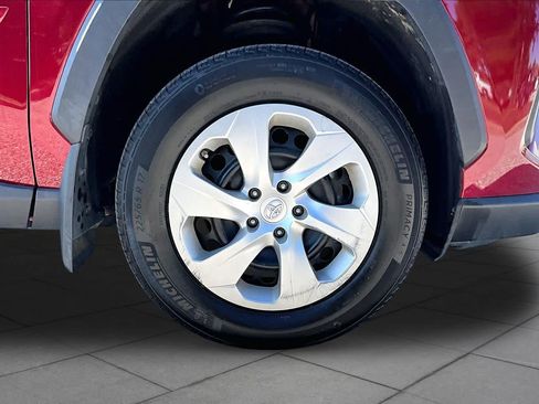 Used 2023 Toyota RAV4 LE AWD/4WD image 11