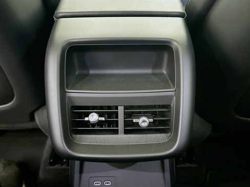 Used 2024 Cadillac Lyriq Tech RWD image 29