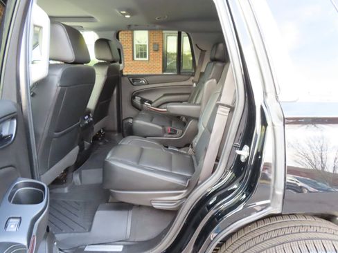 Used 2019 GMC Yukon SLT w/ Premium Edition image 16