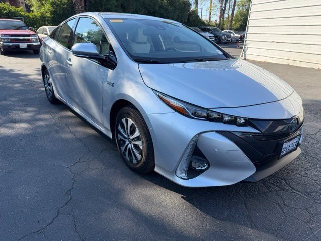 Used 2020 Toyota Prius Prime Limited FWD image 2