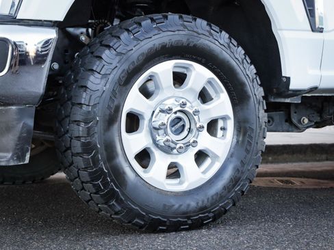 Used 2024 Ford F250 XLT w/ FX4 Off-Road Package image 11