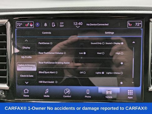 Used 2024 Chrysler Pacifica Touring-L FWD image 8