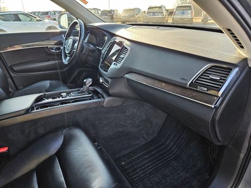 Used 2017 Volvo XC90 T6 Momentum w/ Vision Package image 33