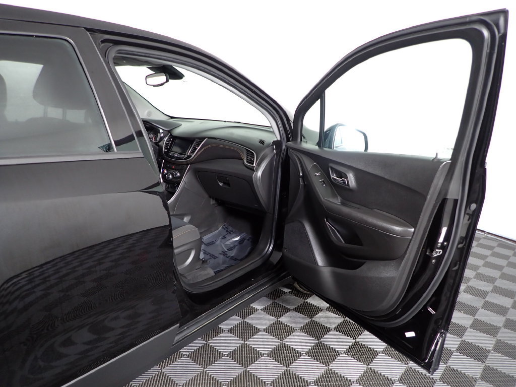 Used 2020 Chevrolet Trax LS w/ Tint and Cruise Package AWD/4WD image 30