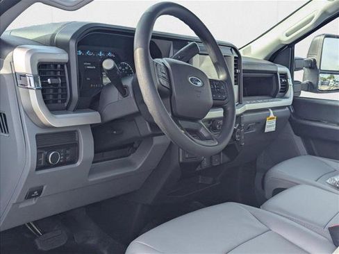 New 2025 Ford F250 XL w/ FX4 Off-Road Package image 3