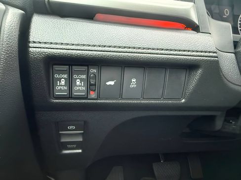 Used 2025 Honda Odyssey Sport-L image 9