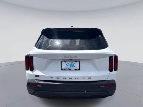 Used 2022 Kia Sorento LX FWD image 5