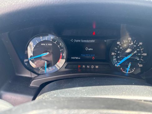 Used 2017 Ford Expedition XLT RWD image 7