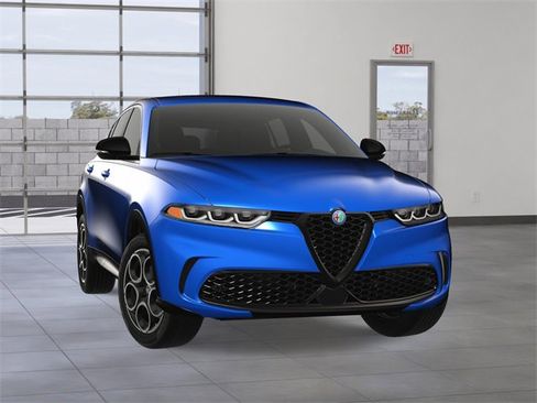 New 2025 Alfa Romeo Tonale image 8