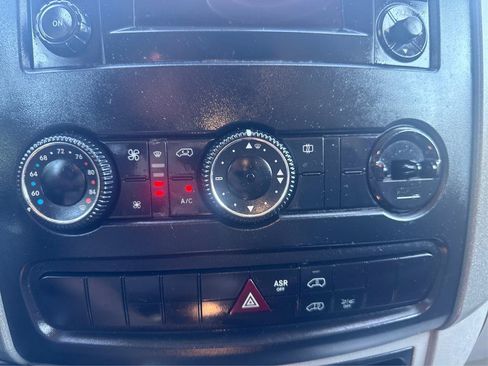 Used 2018 Mercedes-Benz Sprinter 2500 image 15