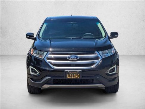 Used 2018 Ford Edge Titanium FWD image 2