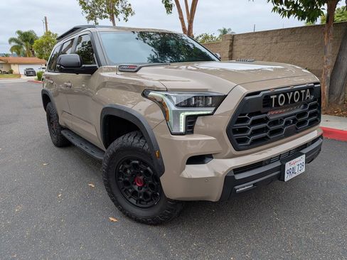 Used 2025 Toyota Sequoia TRD Pro AWD/4WD image 2