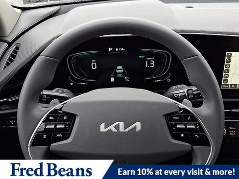 New 2025 Kia Niro EX image 13