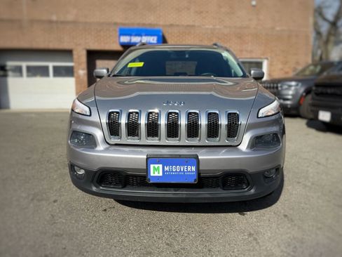 Used 2016 Jeep Cherokee Latitude image 2