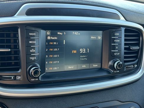 Used 2020 Kia Sorento EX AWD/4WD image 26