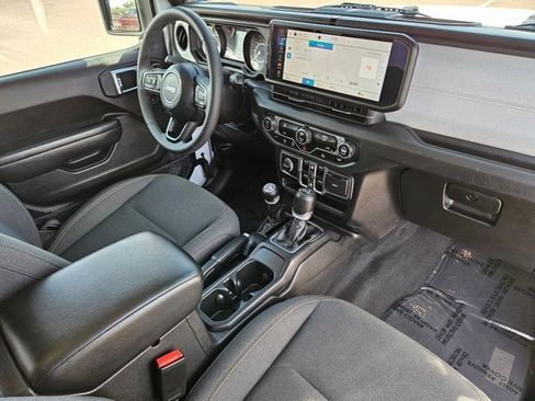 Used 2025 Jeep Wrangler Unlimited Sport AWD/4WD image 27