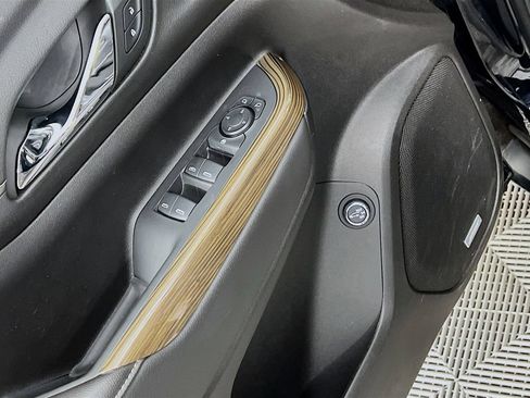 Certified 2023 GMC Acadia SLE w/ Infotainment Package image 16