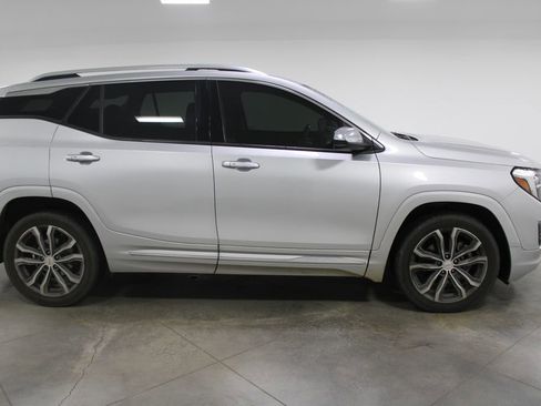 Used 2018 GMC Terrain Denali w/ Comfort Package image 11