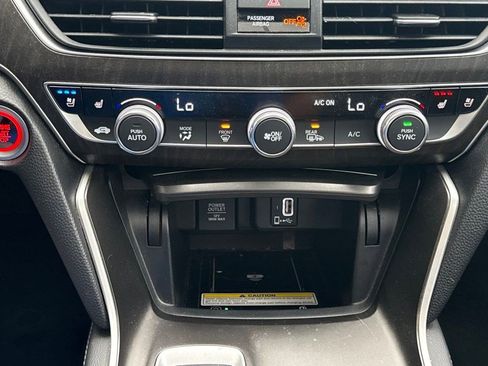 Used 2019 Honda Accord Touring image 24