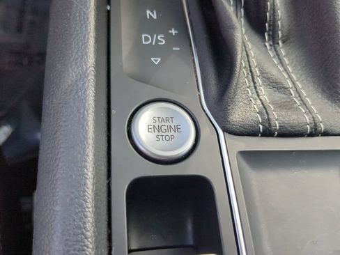 Certified 2022 Volkswagen Atlas SE FWD image 31