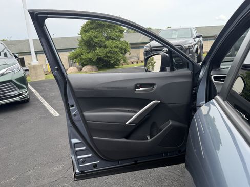 Used 2025 Toyota Corolla Cross AWD Hybrid image 18