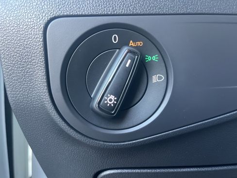 Used 2021 Volkswagen Tiguan S image 21