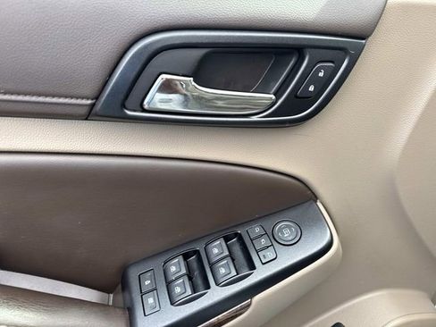 Used 2016 Chevrolet Suburban LT w/ Luxury Package image 25