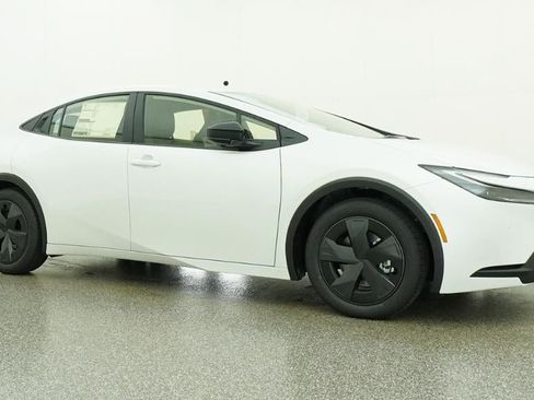 New 2026 Toyota Prius Plug-In Hybrid FWD image 28