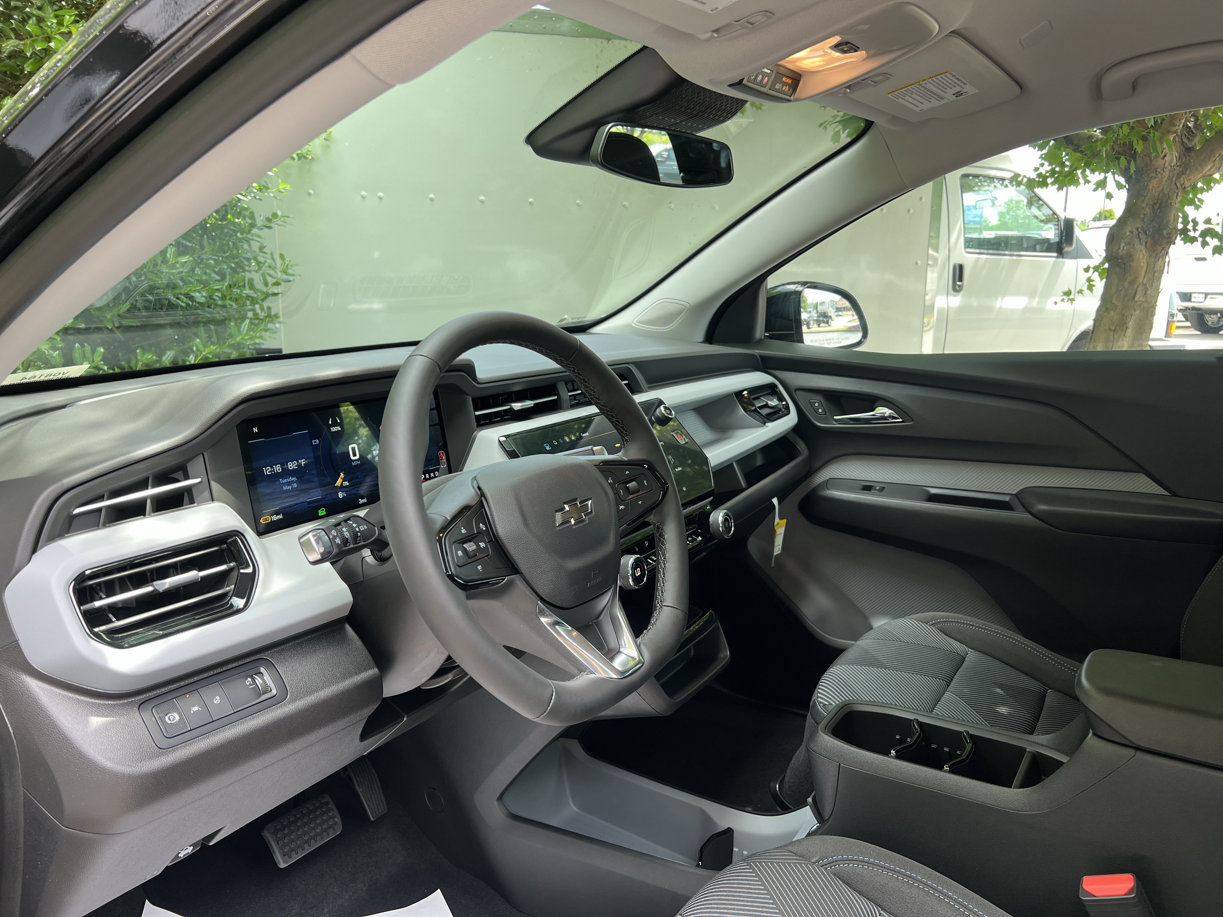 New 2027 Chevrolet Bolt LT w/ Comfort Package FWD image 17