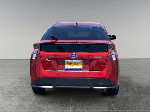 Used 2017 Toyota Prius Four Touring w/ Premium Convenience Package FWD image 4