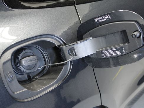 New 2026 Porsche Macan S image 17