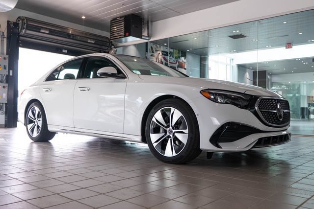 New 2026 Mercedes-Benz E 350 4MATIC Sedan image 1