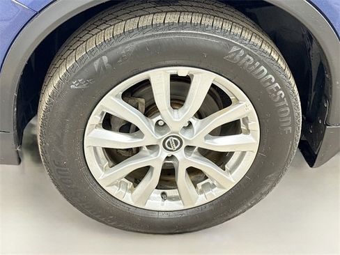 Used 2020 Nissan Rogue SV image 28
