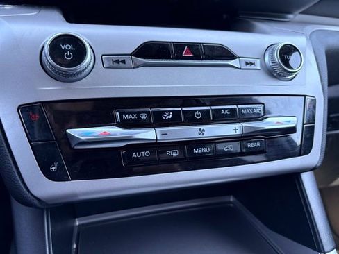 Used 2023 Ford Explorer XLT w/ Equipment Group 202A image 20