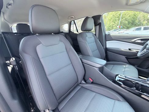 New 2026 Chevrolet Trax LT w/ Driver Confidence Package FWD image 22