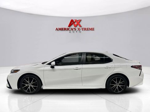 Used 2023 Toyota Camry SE w/ Convenience Package FWD image 4
