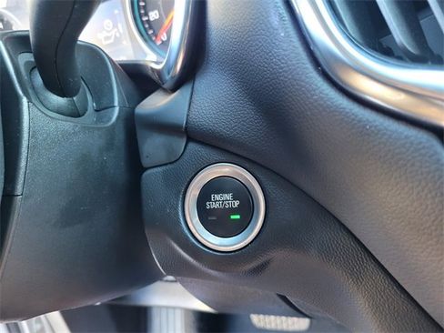 Used 2022 Chevrolet Equinox LT image 28