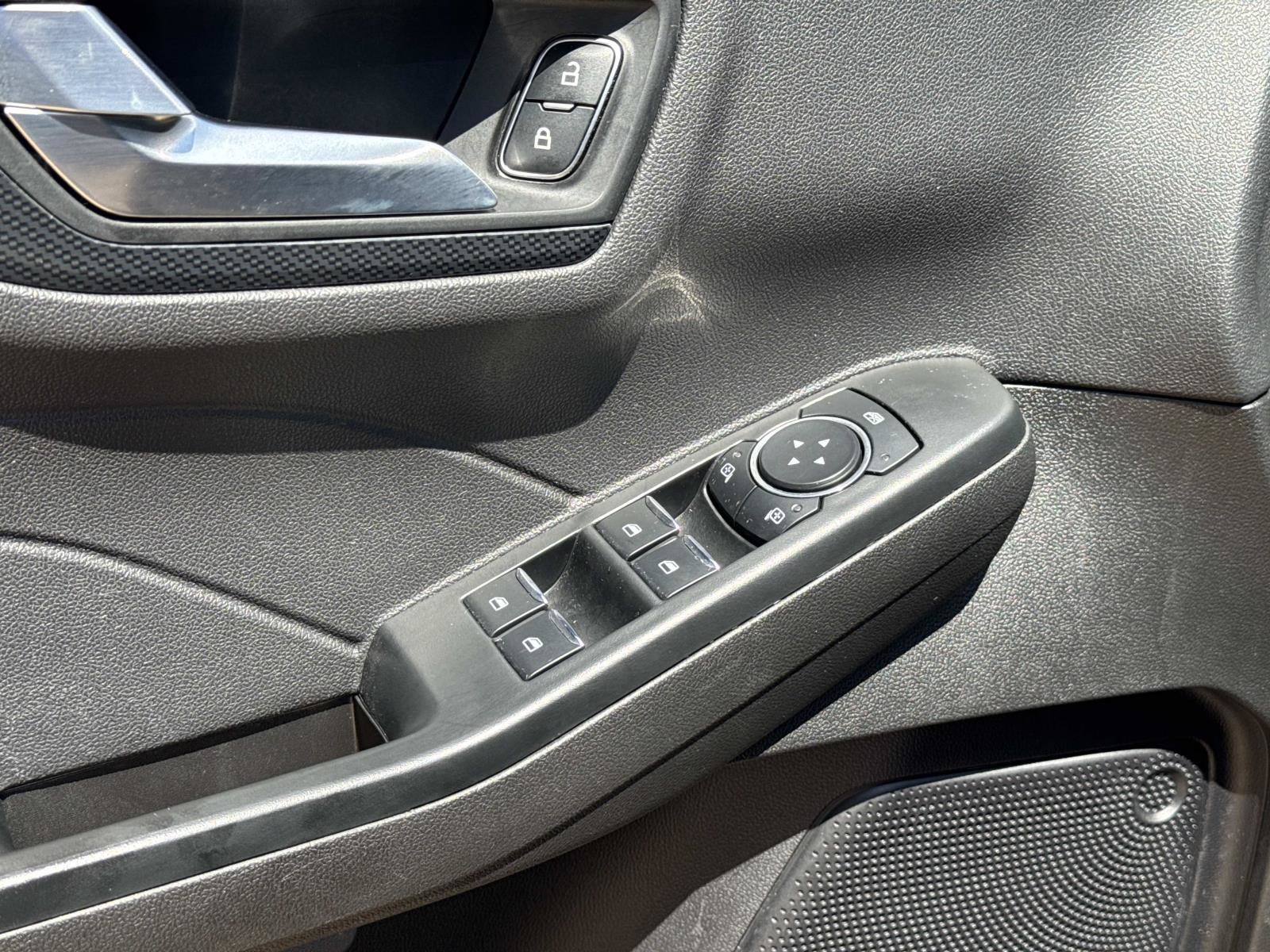 Used 2025 Ford Escape ST-Line FWD image 11