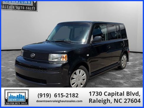 Used 2006 Scion xB FWD image 1