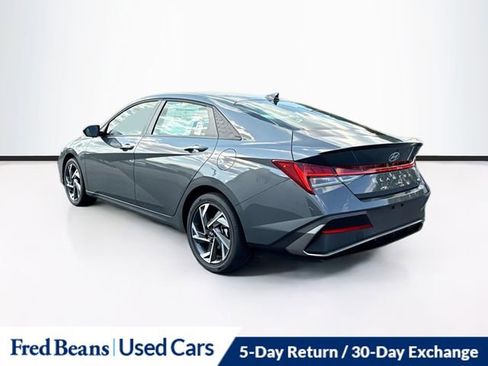Used 2025 Hyundai Elantra SEL image 5